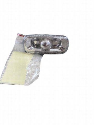 Повторитель поворота на крыле Ауди A3