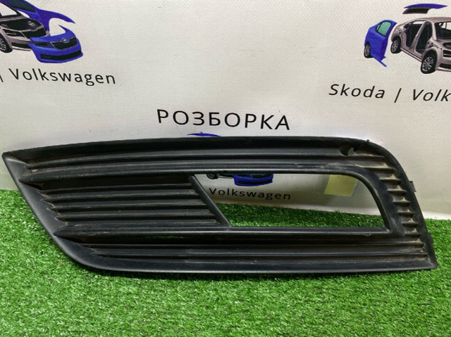 Заглушка под противотуманные фары, левая 8K0807681K VAG