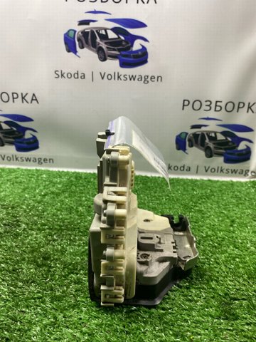 Замок двери задней правой 8K0839016C VAG