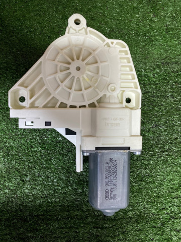 Мотор стеклоподъемника двери передней, правой 8K0959802A VAG