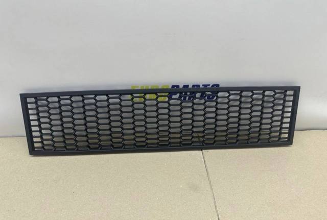 Центральная решетка переднего бампера Бмв 5