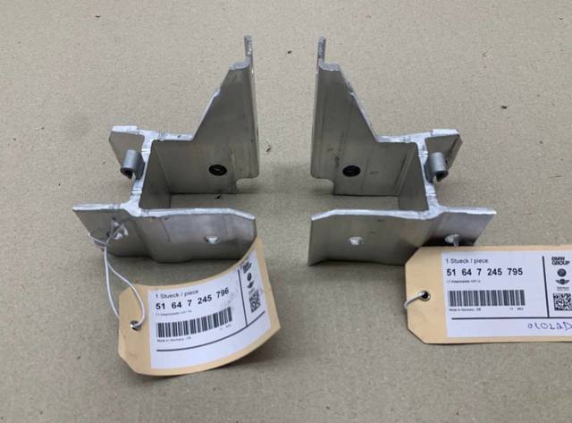Кронштейн передней балки 51647245796 BMW