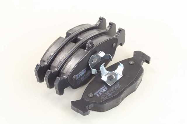 Колодки тормозные передние дисковые GDB1040 TRW