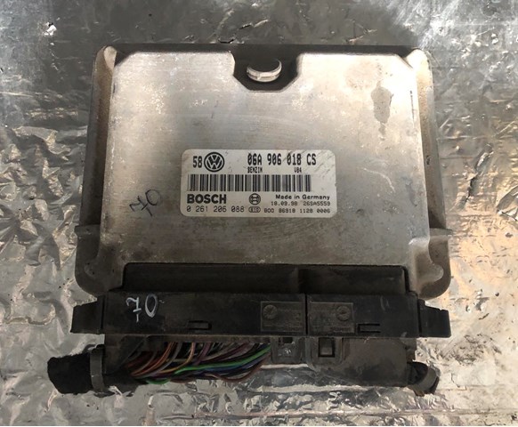 Мозги двигателя 06A906018CS VAG