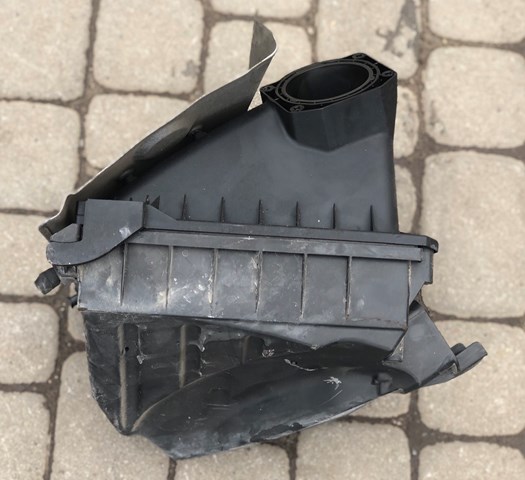  Корпус воздушного фильтра 06B133837AE VAG