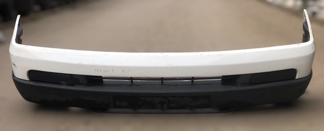 Бампер передний 1470259077 PEUGEOT