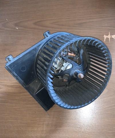 Двигун вентилятора пічки (обігрівача салону) 1J2819021B