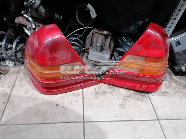 Фонарь задний правый 2028200264R MERCEDES