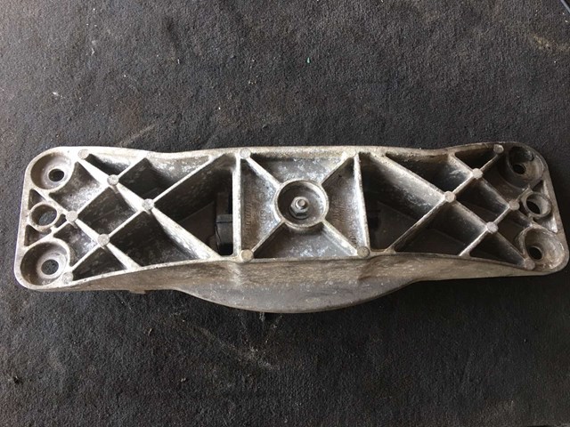 Крепление коробки передач 22316769634 BMW