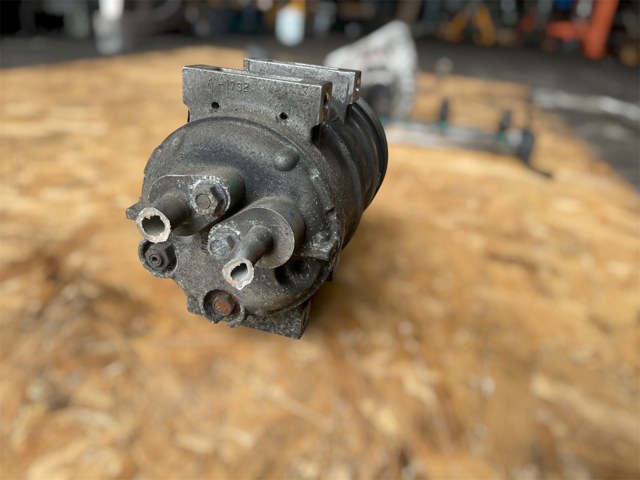VOLVO 30613908 Компрессор кондиционера в наличии Хмельницкий