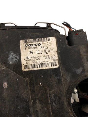 VOLVO 31265701 Фара правая в наличии Хмельницкий