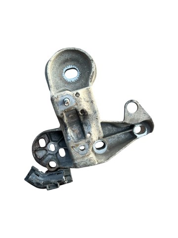 Кронштейн подушки (опоры) двигателя, правой 4B0199352B VAG