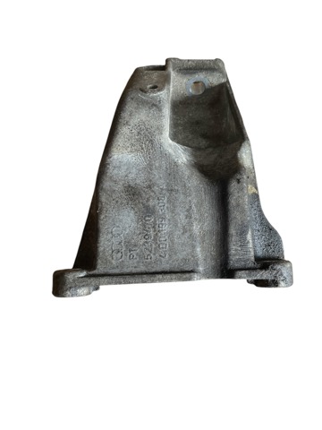 Кронштейн подушки (опоры) двигателя, правой 4D0199308A VAG