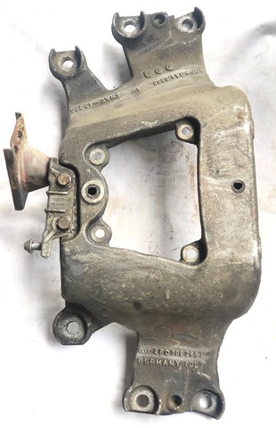 Крепление кпп 4F0399263L VAG