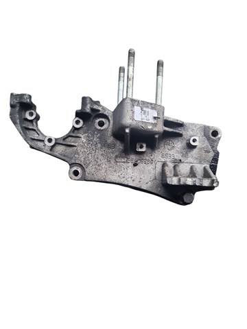 Кронштейн подушки (опоры) двигателя, правой 55208369 FIAT