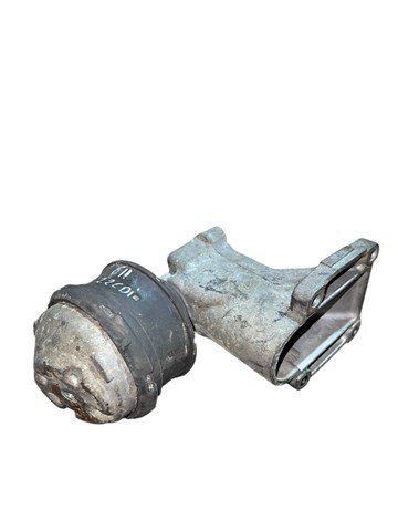 MERCEDES 6112231004 Кронштейн подушки (опоры) двигателя левой в наличии Николаев