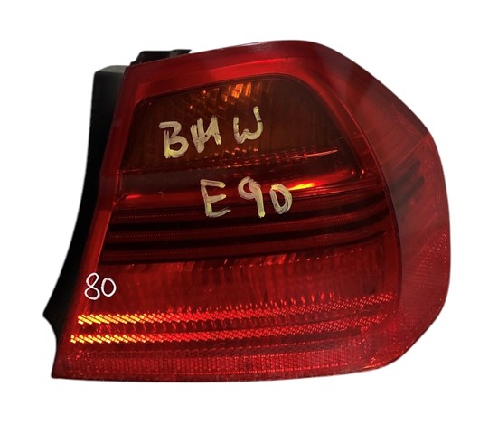Задний правый внешний фонарь 6937458 BMW