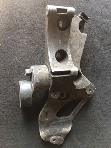 Натяжная планка поликлинового ремня 8200048486 RENAULT