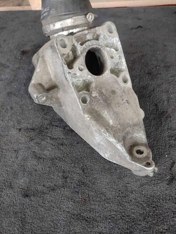 Кронштейн подушки (опоры) двигателя, левой A6462230004 MERCEDES