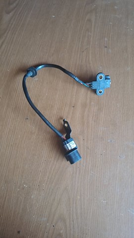 Датчик оборотов коленвала J5T26273 MITSUBISHI