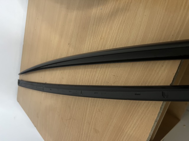 8W0854327C9B9 VAG Молдинг лобового стекла левый купить в Одесса