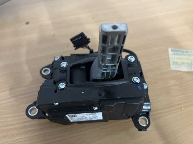 Механизм переключения передач 8W1713041E VAG