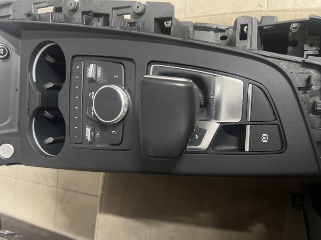 Накладка декоративная центральной консоли 8W1864241A6PS VAG