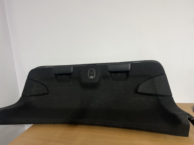 Облицовка багажника пятой двери 8W5867975BCA9 VAG