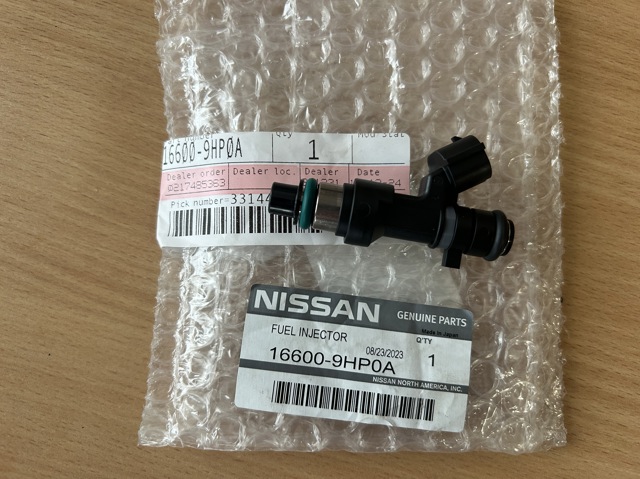 Форсунка впрыска топлива Ниссан Рог