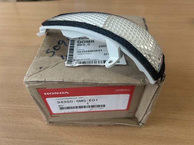 Повторитель поворота левого зеркала 34350SMGE01 HONDA