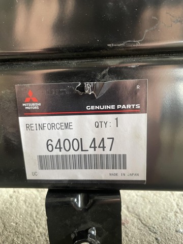 Швеллер переднего бампера 6400L447 MITSUBISHI