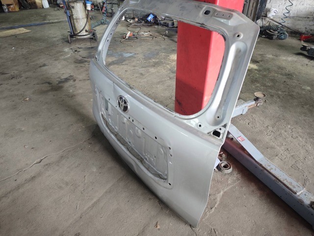 Задняя дверь 6700560L30 TOYOTA