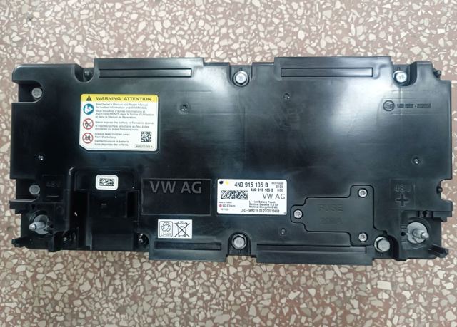 Батарейный модуль электромобиля 4N0915105B VAG