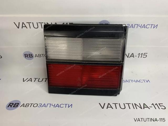 Задняя левая внутренняя фара 333945107 VAG