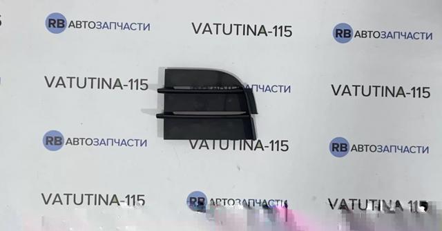 3T08536669B9 VAG Решетка бампера переднего правая купить в Запорожье