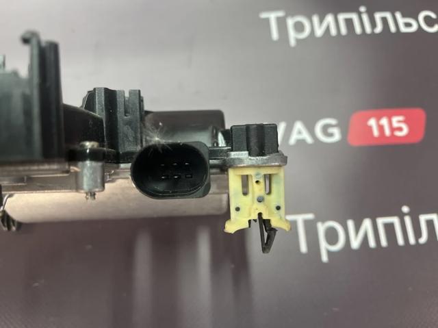 3V5827887A Актуатор замка багажника купить Хмельницкий