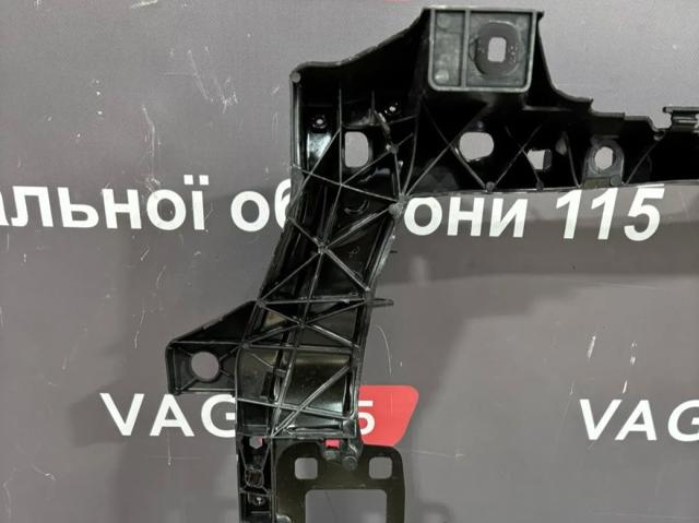 VAG 4M0805594B Рамка радиатора в наличии Каменское