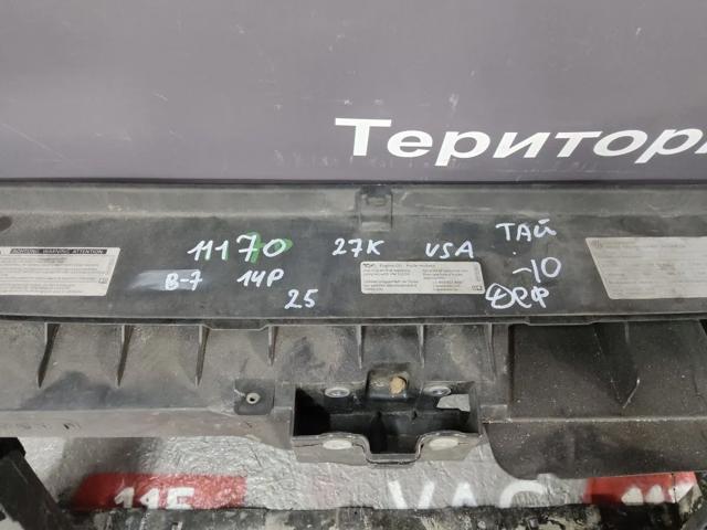 VAG 561805588B9B9 Рамка радиатора в наличии Ужгород
