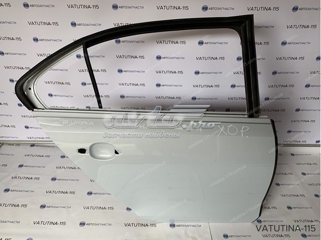 5C6833056A Дверь задняя правая купить Украина