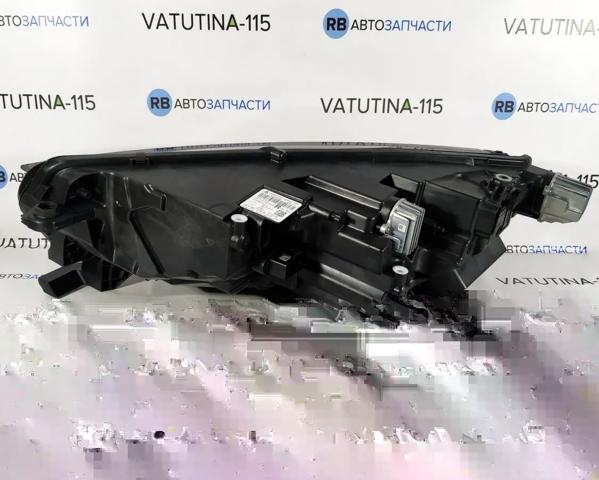 Фара передняя правая Skoda Octavia 4 A8