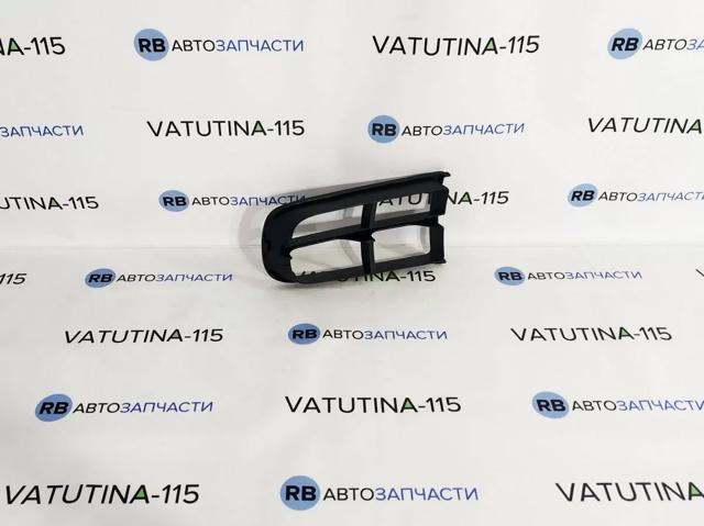 Решетка бампера переднего внутренняя правая 5J08076829B9 VAG