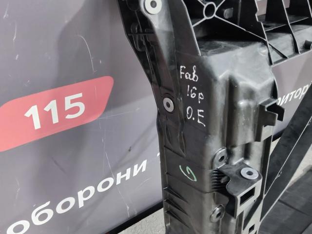 6V0805588G VAG Суппорт радиатора в сборе (монтажная панель крепления фар) купить в Киев