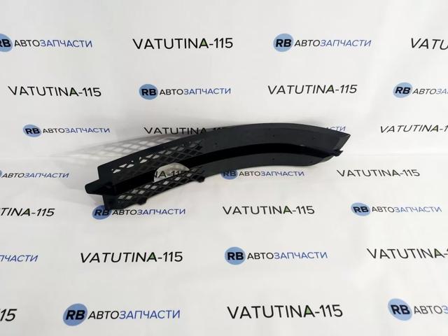 7M3853684B01C VAG Заглушка (решетка) противотуманных фар бампера переднего правая купить в Запорожье
