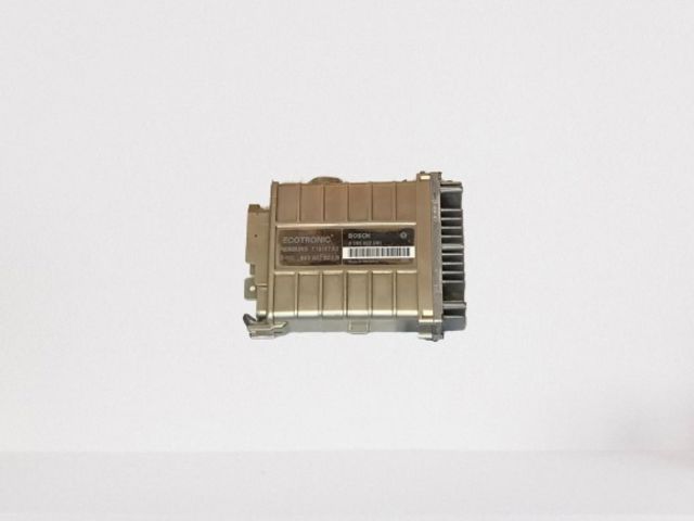 ЭБУ двигателем 893907383B VAG