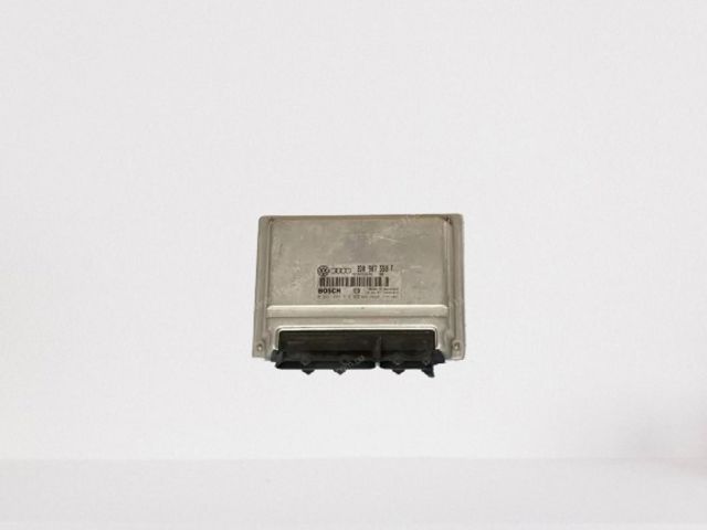 Компьютер двигателя 8D0907558F VAG
