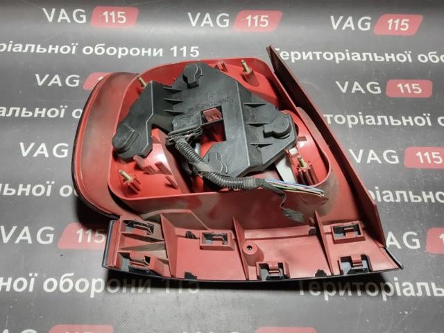 VAG 8D0945112A Фонарь задний правый в наличии Ирпень
