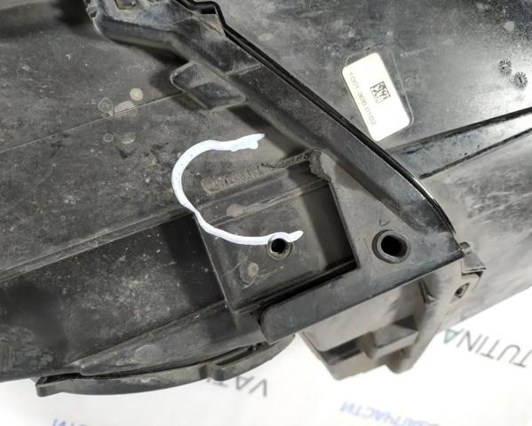 8U0941044E VAG Фара правая купить в Черновцы