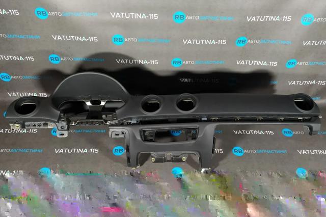 Передняя панель 8V1857001H24A VAG