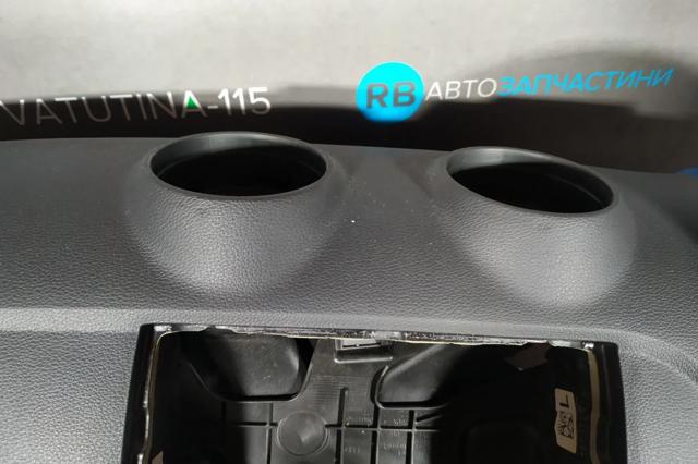 VAG 8V1857001H24A Панель салона передняя "торпедо" в наличии Ровно