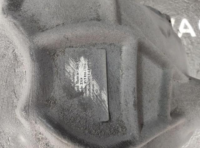 Подкрылок задний правый 8V5810172C VAG